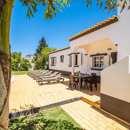 Semesterbostad Isadora Guia (Faro)